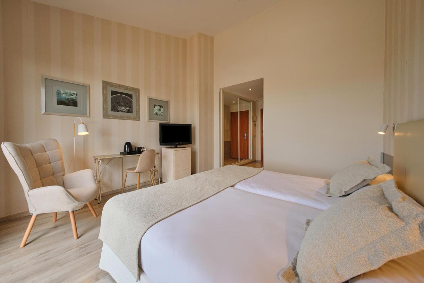 Hotel Spa Villa Nazules Chueca Dış mekan fotoğraf